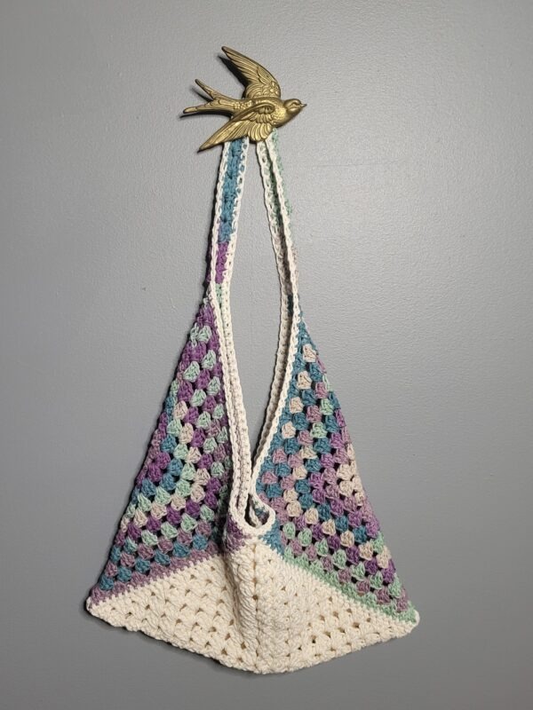 Fiber Arts: ‘Granny Square Market Bag’ Fiber Arts: ‘Granny Square Market Bag’